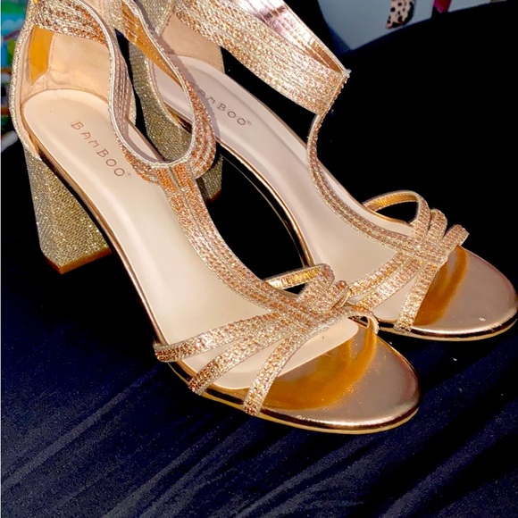 Gold t strap heels - Picture 1 of 5
